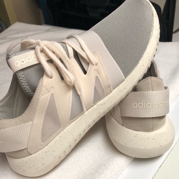 SOLD!! Adidas Light Gray Sneakers - Picture 2 of 6